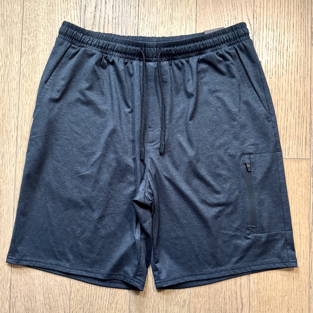 Men’s Mens Athleisure Short with a Side Zip Pocket - NWT Size M